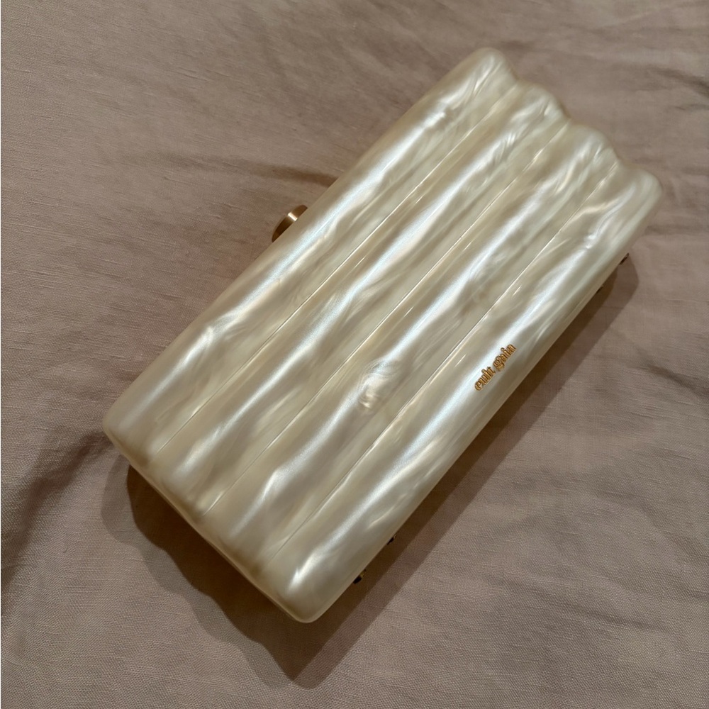 Cult Gaia Clutch